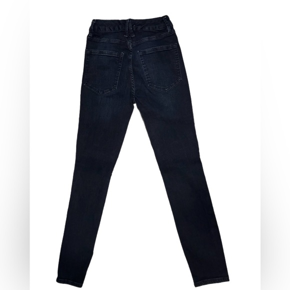 Good American Good Legs Skinny Jeans in Blue224 - Picture 6 of 6